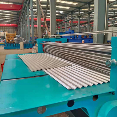 آلة تصنيع لفة المموج ذات محرك التروس 12m / Min Coloe Steel Material