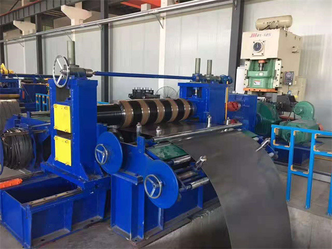 آلة خط حز الفولاذ المجلفن الملون 180KW أوتوماتيكية بالكامل